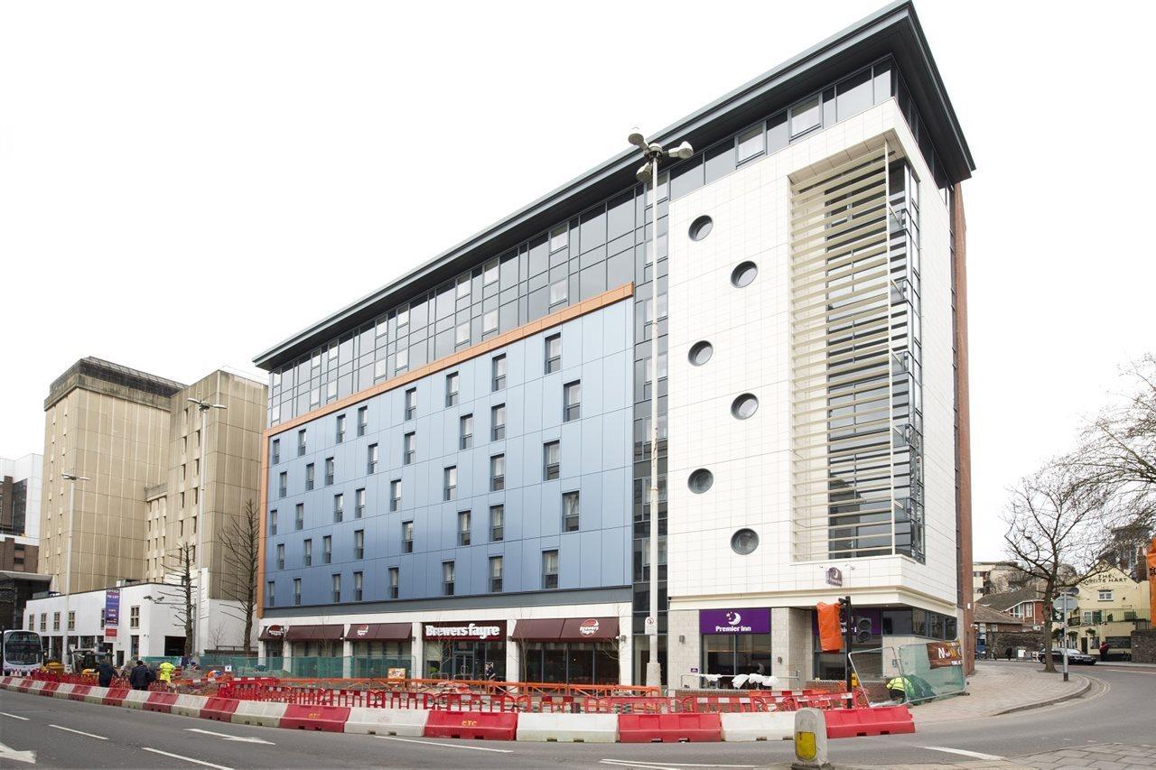 Premier Inn Bristol City Centre - Haymarket ภายนอก รูปภาพ