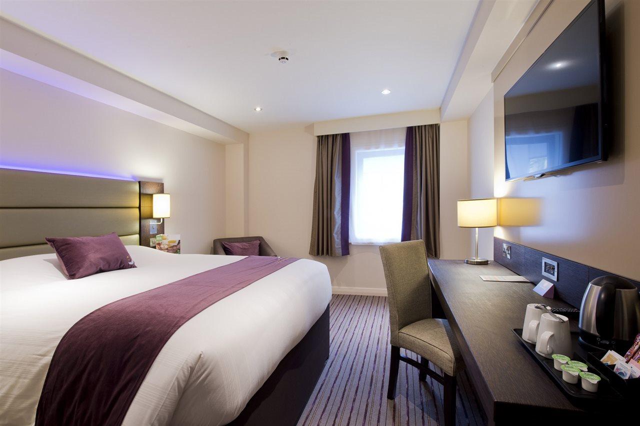 Premier Inn Bristol City Centre - Haymarket ภายนอก รูปภาพ