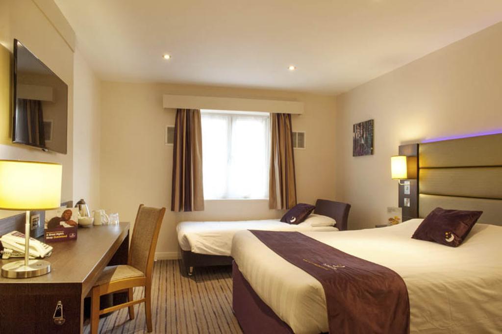 Premier Inn Bristol City Centre - Haymarket ภายนอก รูปภาพ