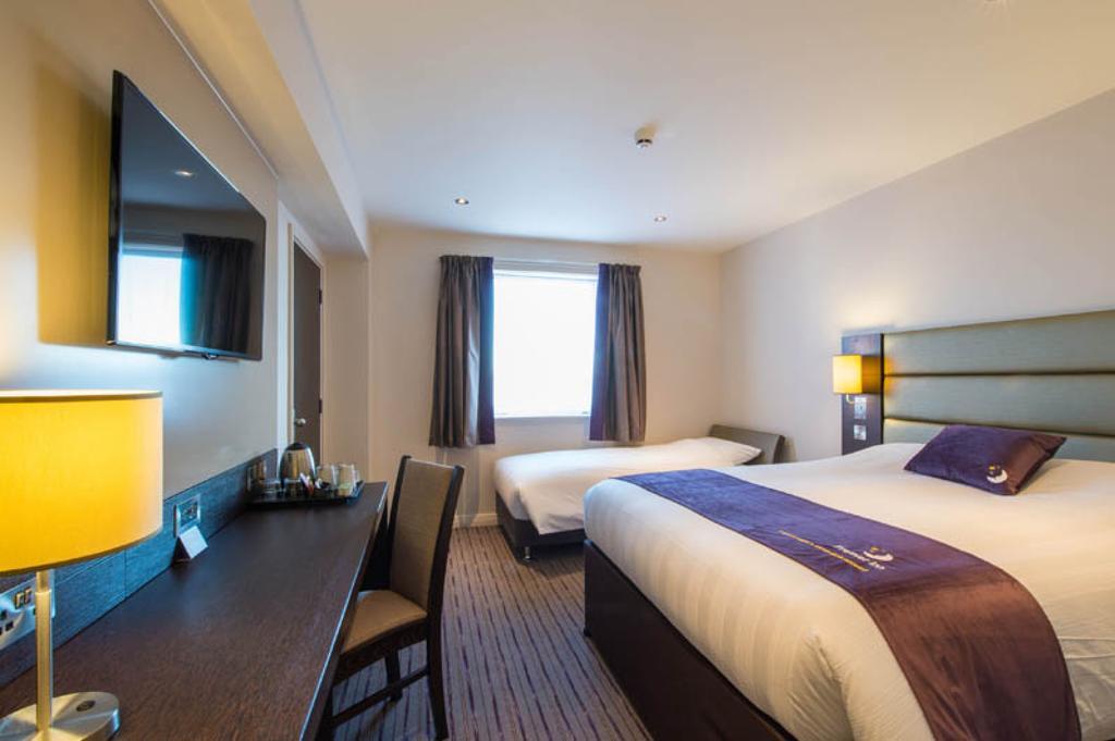 Premier Inn Bristol City Centre - Haymarket ภายนอก รูปภาพ