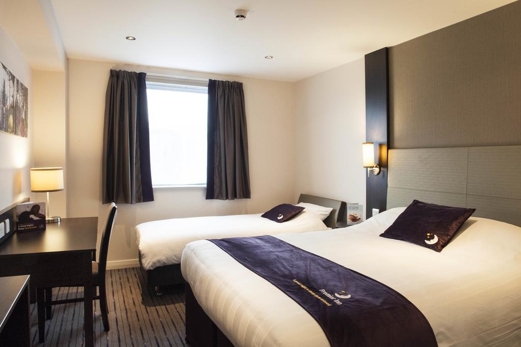 Premier Inn Bristol City Centre - Haymarket ภายนอก รูปภาพ