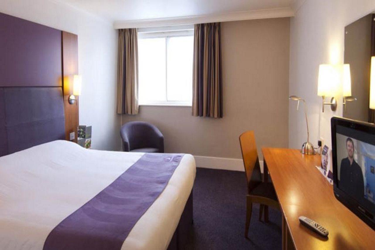 Premier Inn Bristol City Centre - Haymarket ภายนอก รูปภาพ